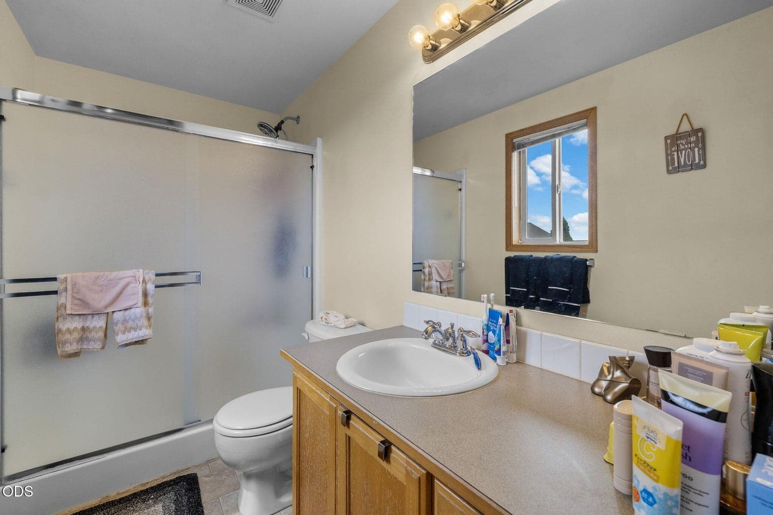 Photo of 317 Center Ridge Drive 13 of 19