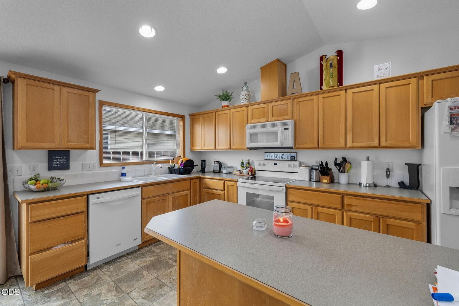 Photo of 317 Center Ridge Drive 6 of 19