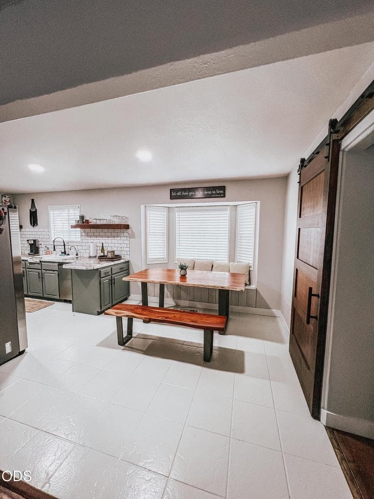 Photo of 1801 McClellan Drive 3 of 15
