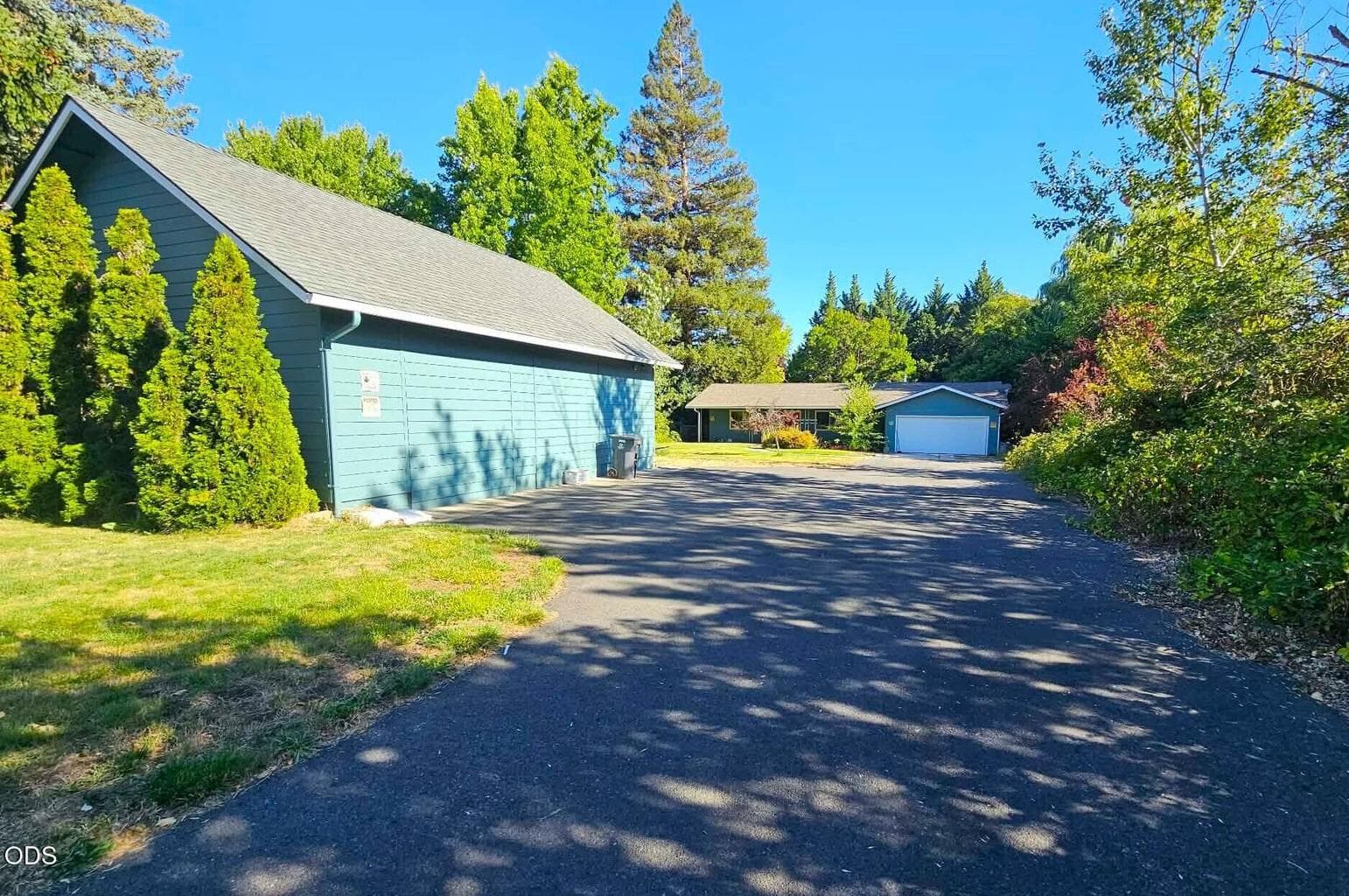 Photo of 533 Midland Avenue 2 of 10