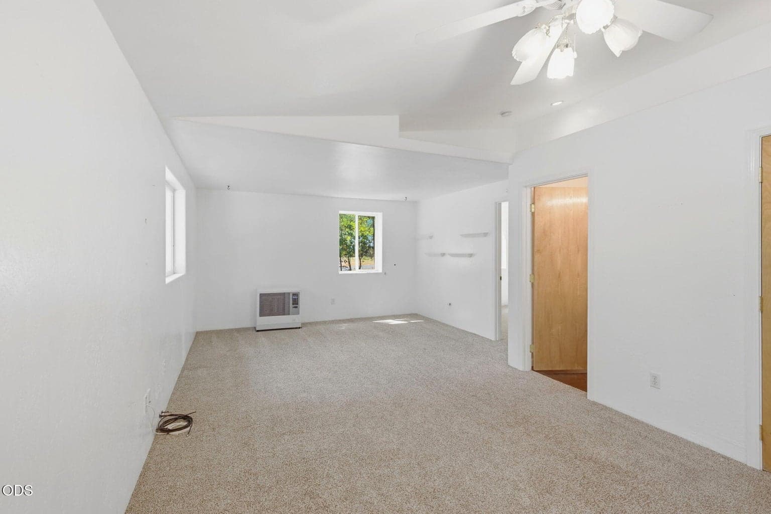 Photo of 560 Schumacher Street 2 of 38