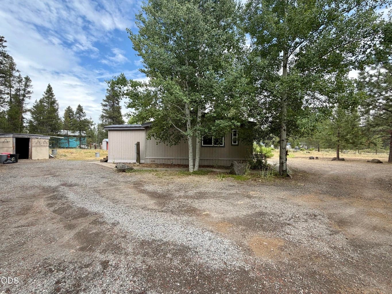 Photo of 16364 Twin Drive 3 of 31