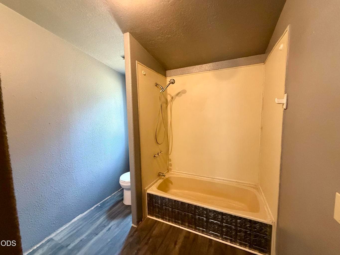 Photo of 16364 Twin Drive 14 of 31