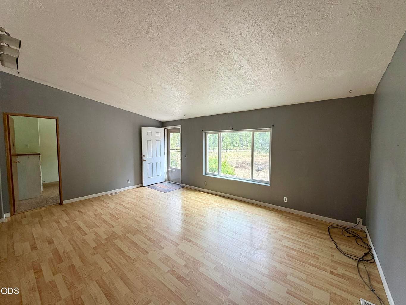 Photo of 16364 Twin Drive 6 of 31