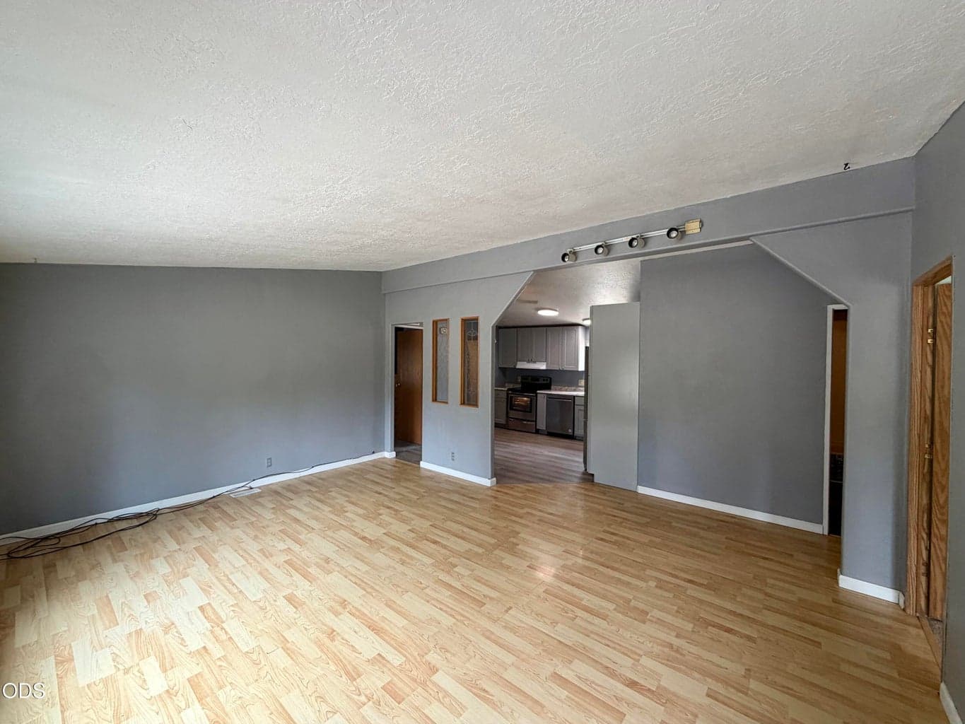 Photo of 16364 Twin Drive 5 of 31