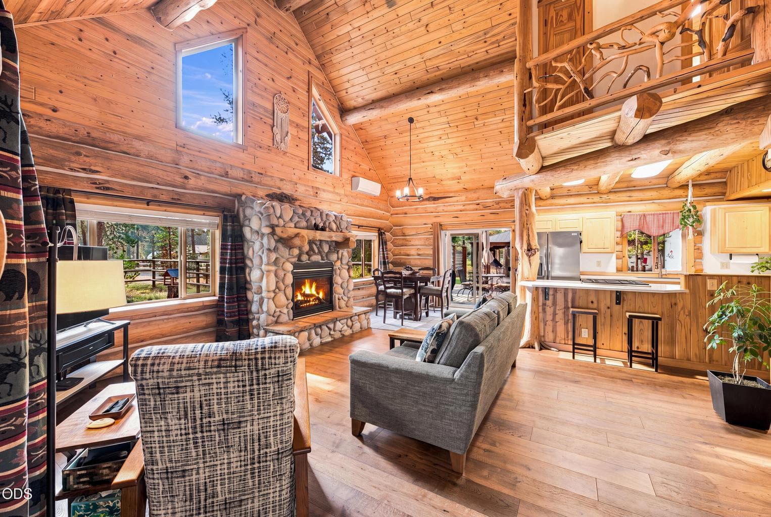 Photo of 16087 Lava Drive 4 of 44