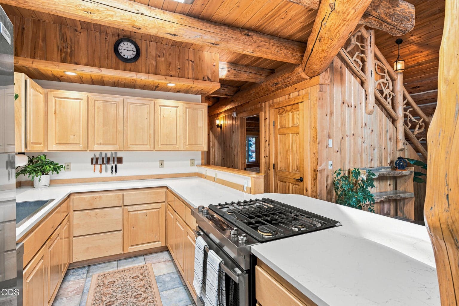Photo of 16087 Lava Drive 10 of 44