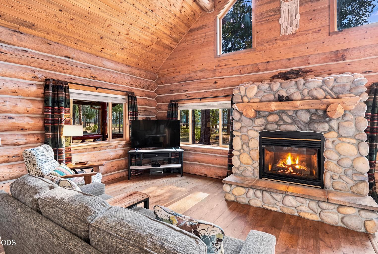 Photo of 16087 Lava Drive 6 of 44