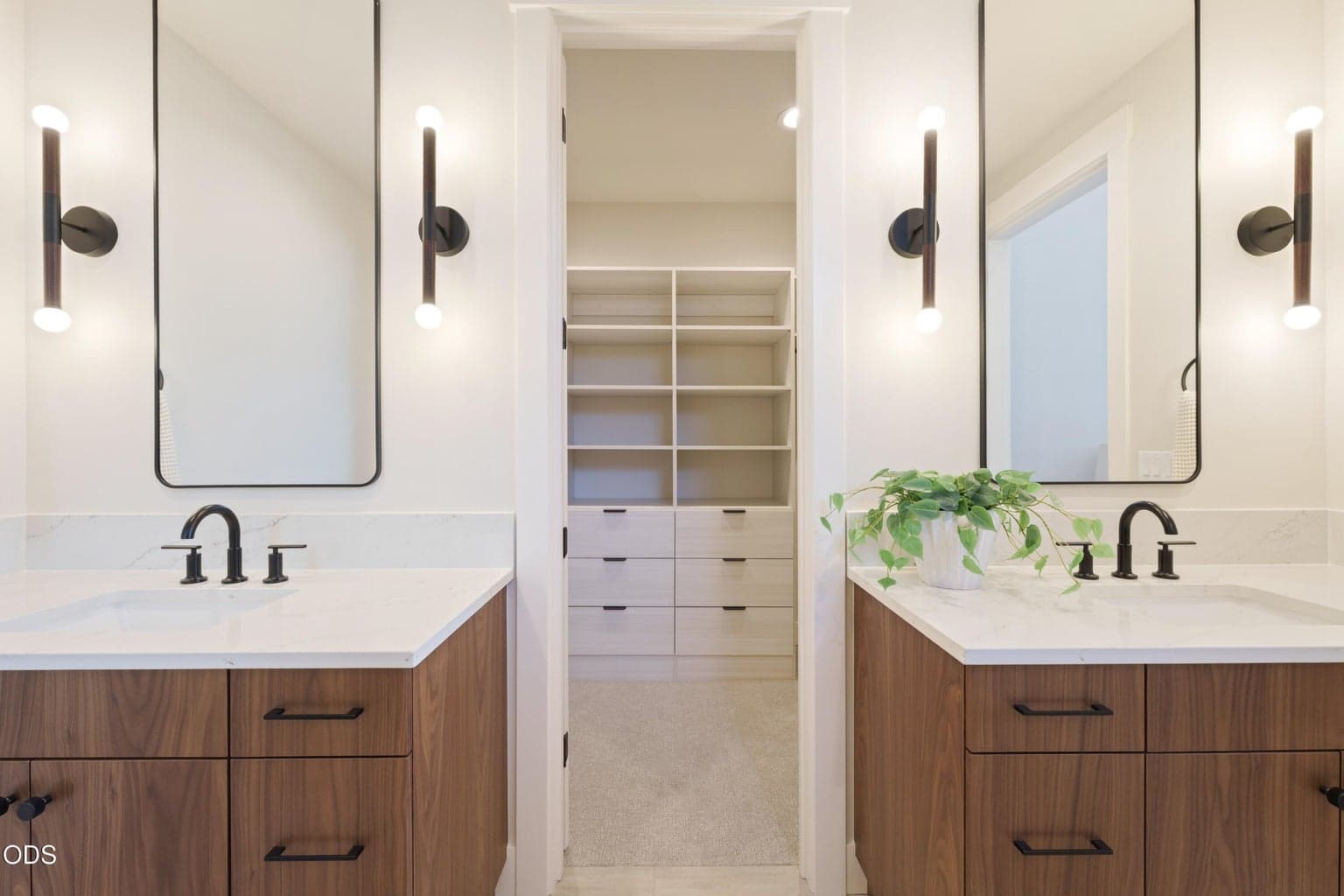 Photo of 3020 NW Polarstar Avenue 20 of 40
