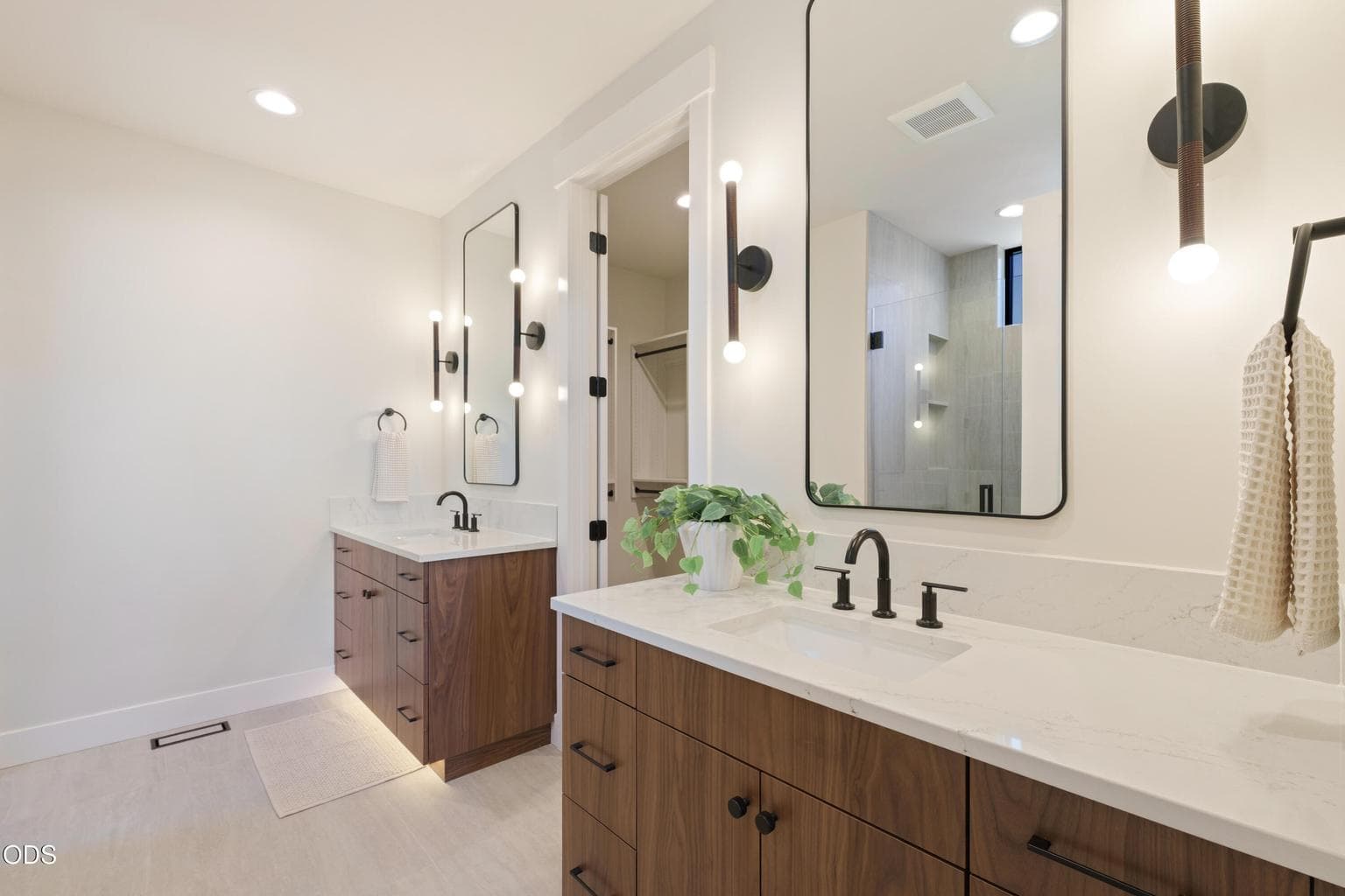 Photo of 3020 NW Polarstar Avenue 21 of 40