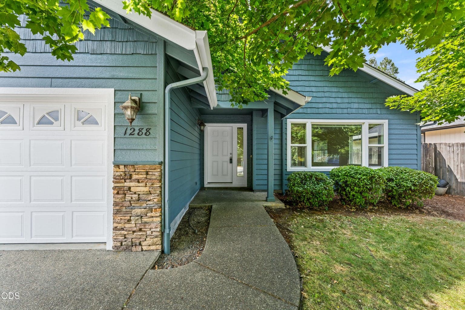 Photo of 1288 Sturgeon Court 2 of 29