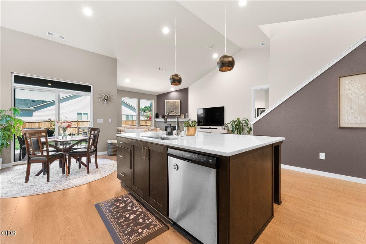 Photo of 1516 Poppy Ridge Drive 3 of 30