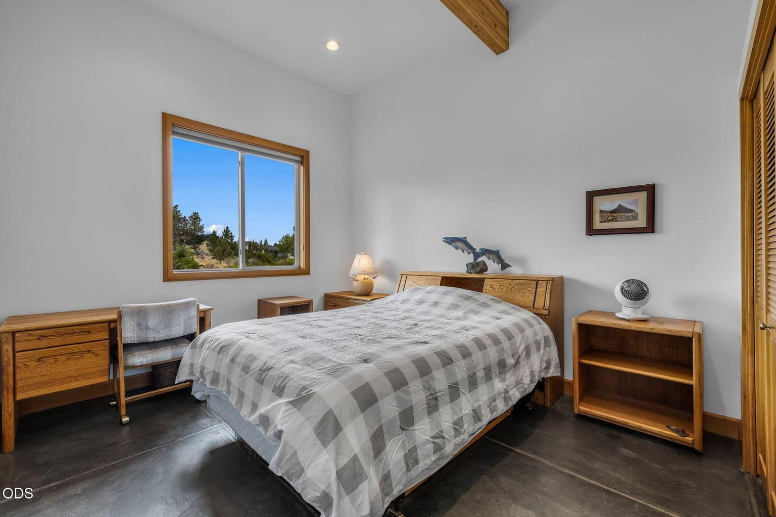 Main floor - First bedroom with heated floors