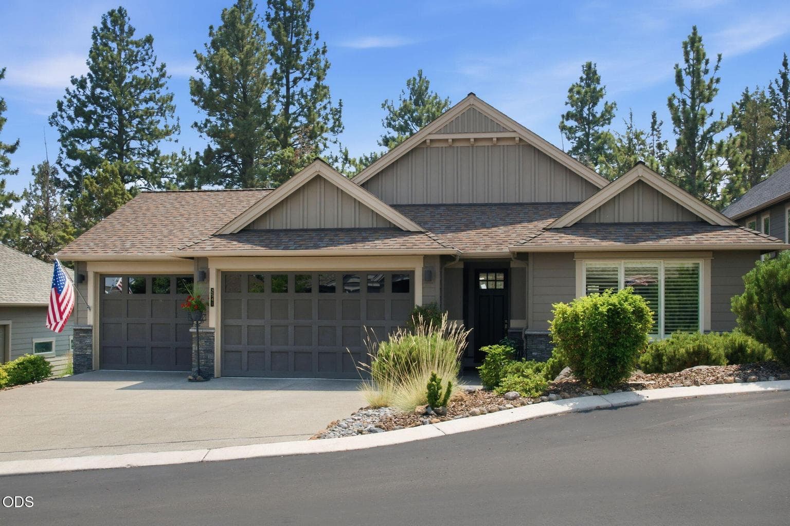 Photo of 2541 Pine Terrace Drive 1 of 22