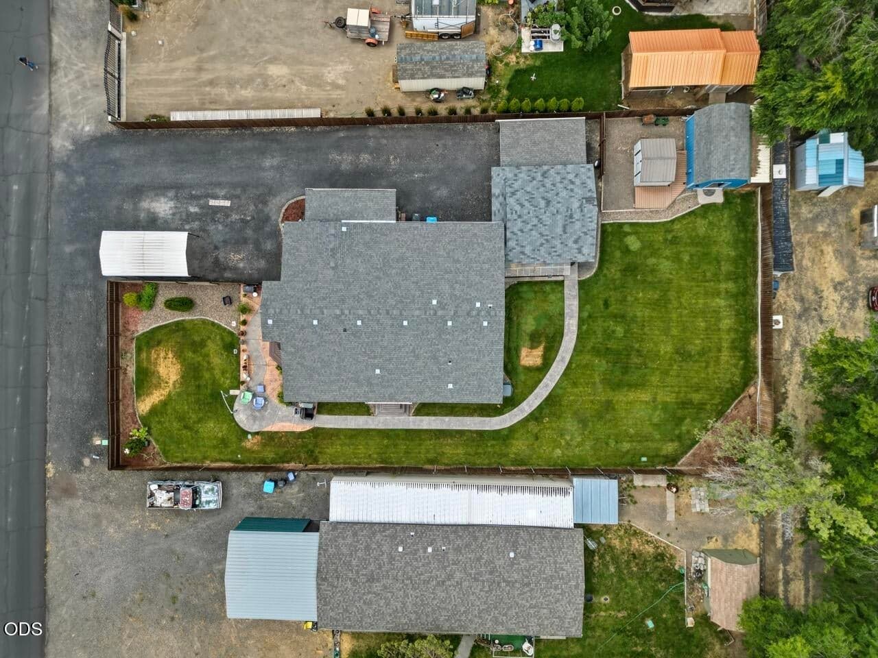 Photo of 3737 Oak Avenue 3 of 38