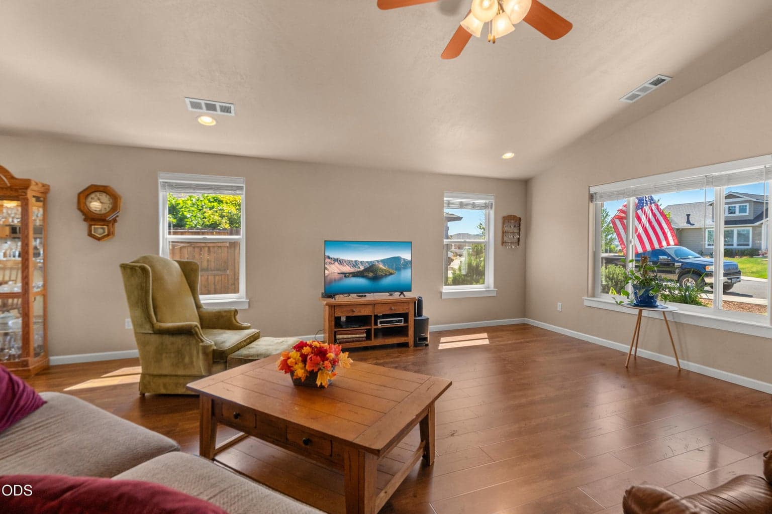 Photo of 128 Cedric Court 5 of 27