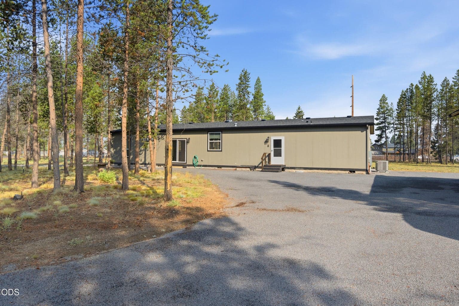 Photo of 16760 Pine Place 3 of 40
