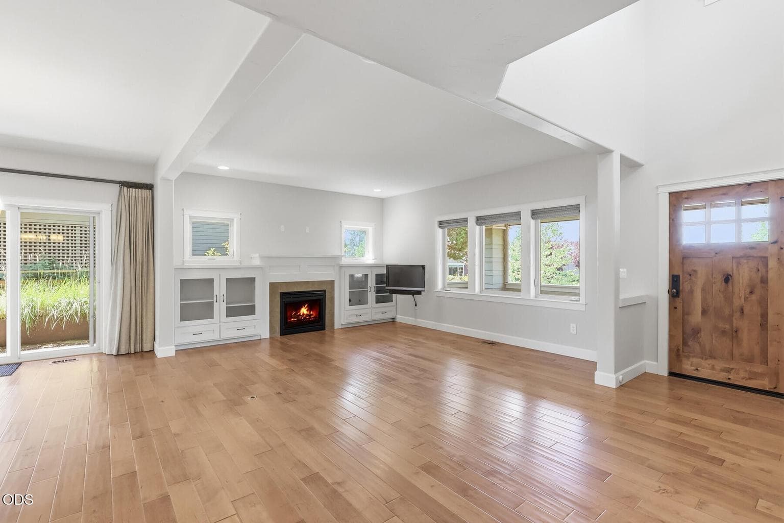 Photo of 810 NW John Fremont Street 12 of 61