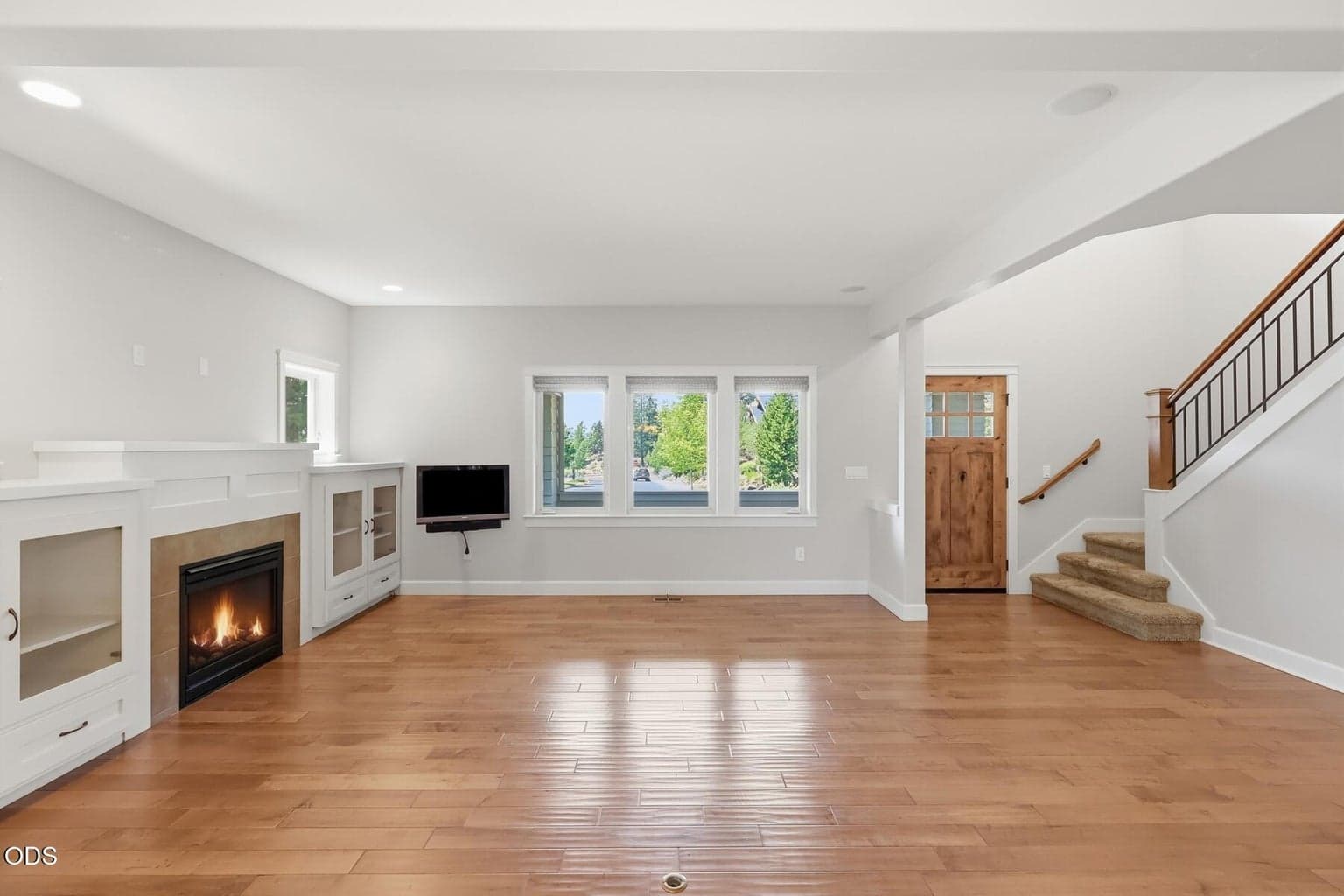 Photo of 810 NW John Fremont Street 14 of 61