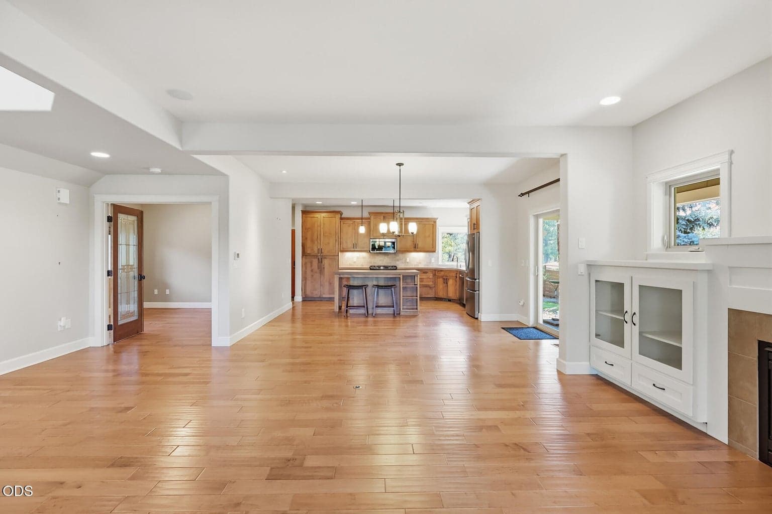 Photo of 810 NW John Fremont Street 11 of 61