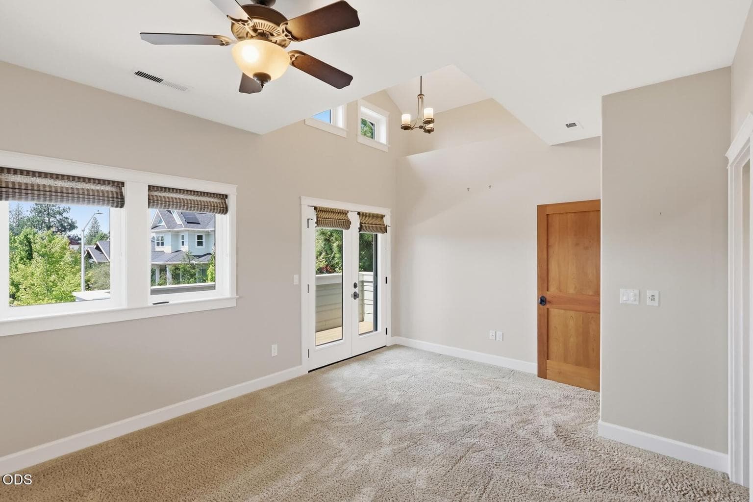 Photo of 810 NW John Fremont Street 30 of 61