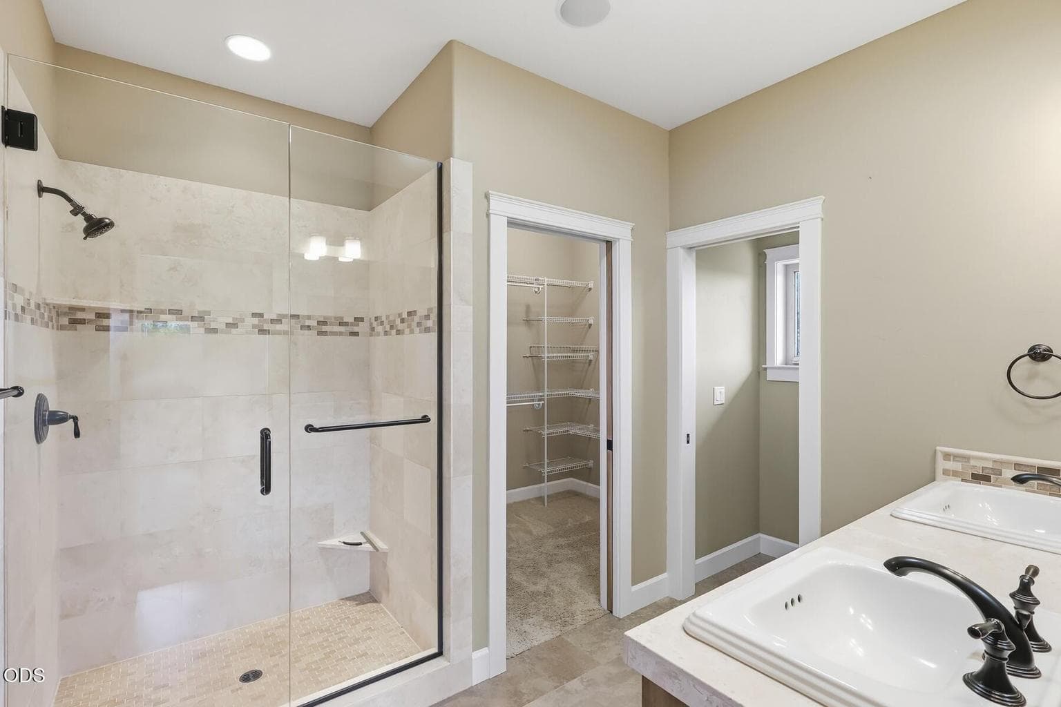 Photo of 810 NW John Fremont Street 31 of 61