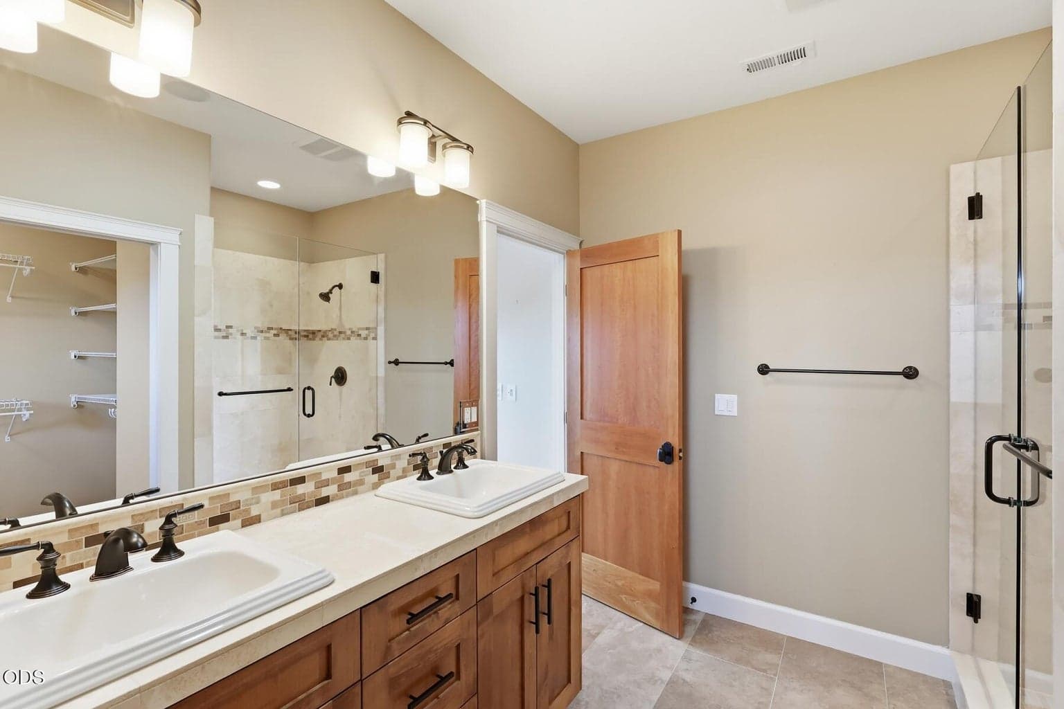Photo of 810 NW John Fremont Street 32 of 61