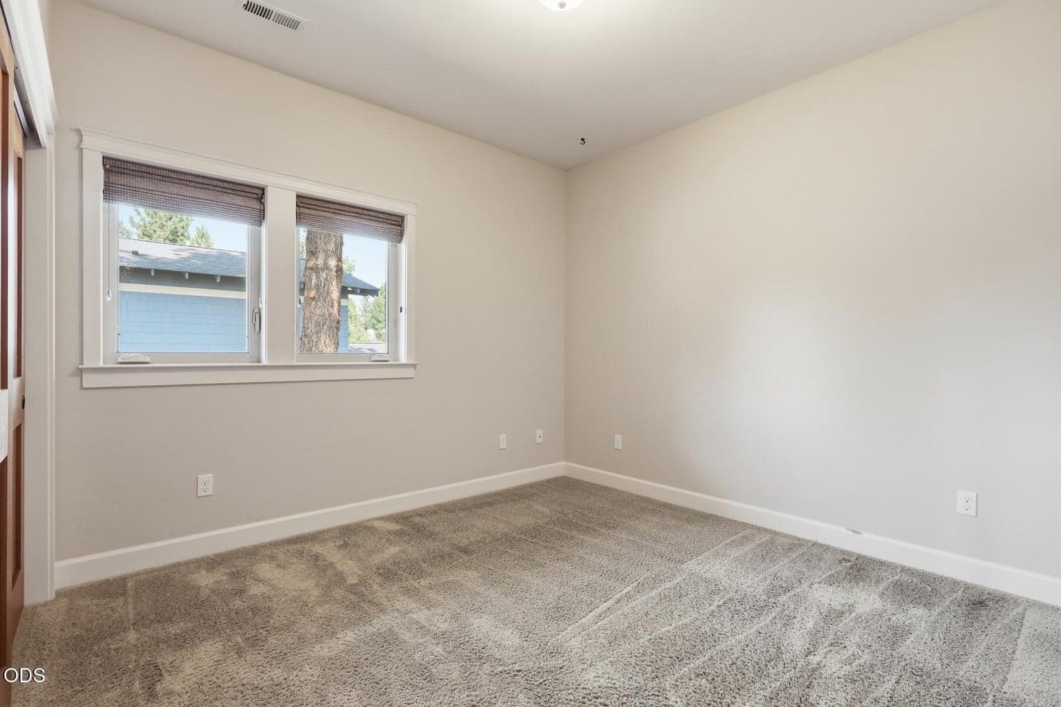Photo of 810 NW John Fremont Street 38 of 61