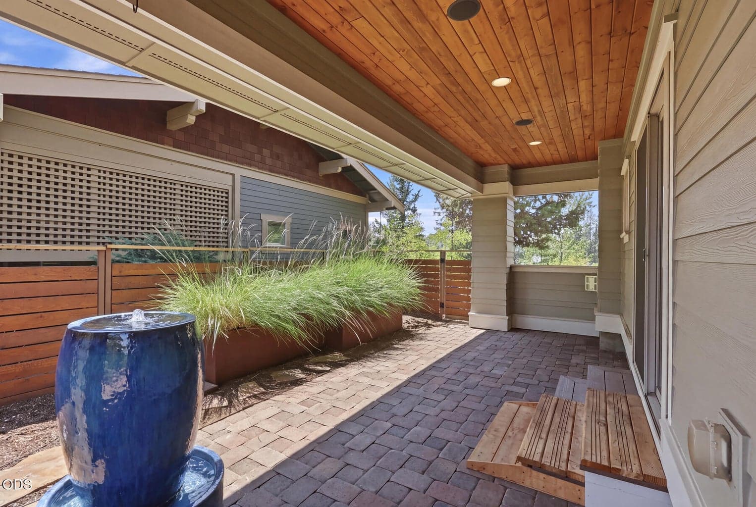 Photo of 810 NW John Fremont Street 44 of 61