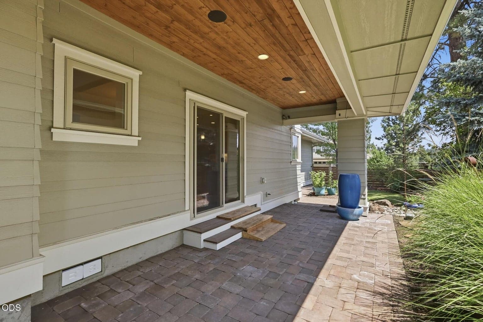 Photo of 810 NW John Fremont Street 46 of 61