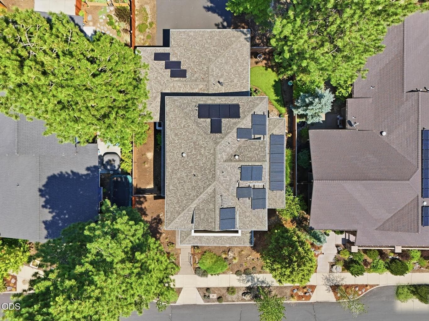 Photo of 810 NW John Fremont Street 56 of 61