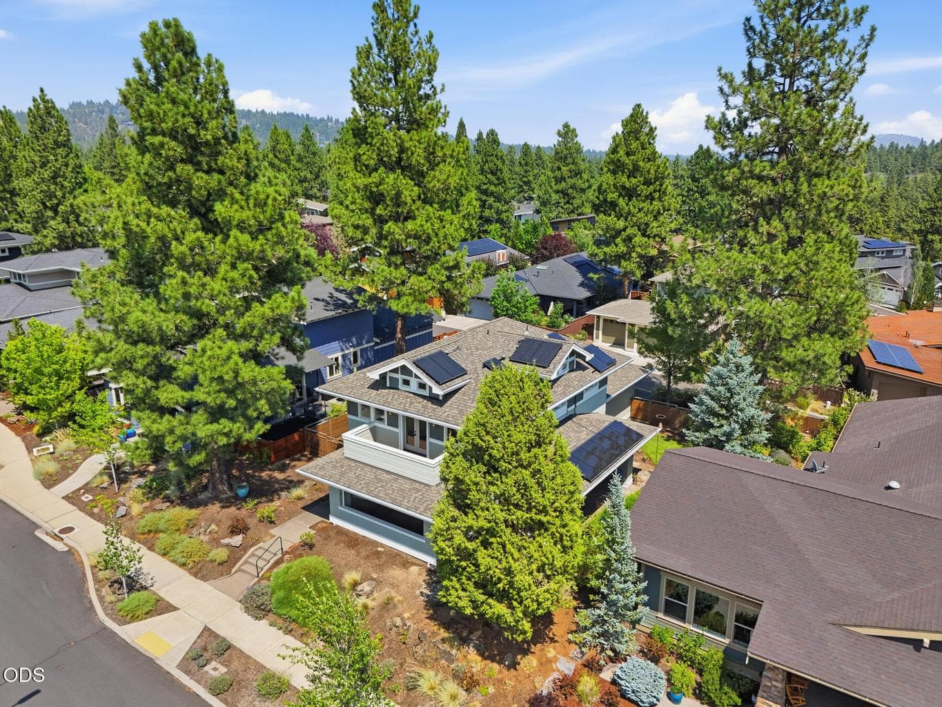 Photo of 810 NW John Fremont Street 55 of 61