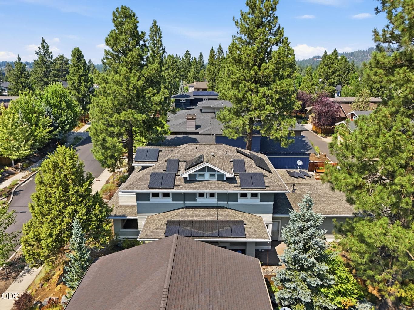 Photo of 810 NW John Fremont Street 57 of 61