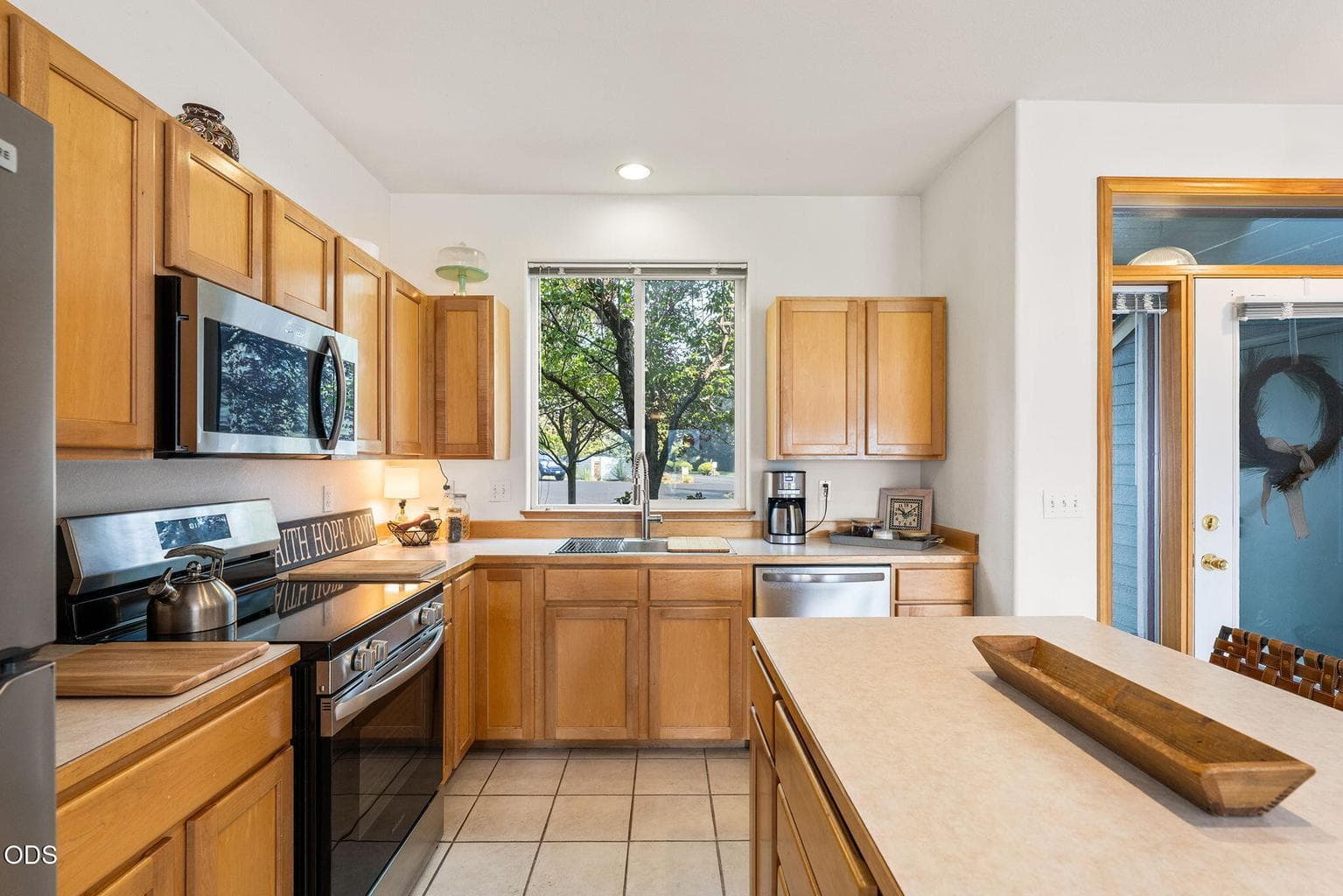 Photo of 1141 Golden Pheasant Drive 4 of 27