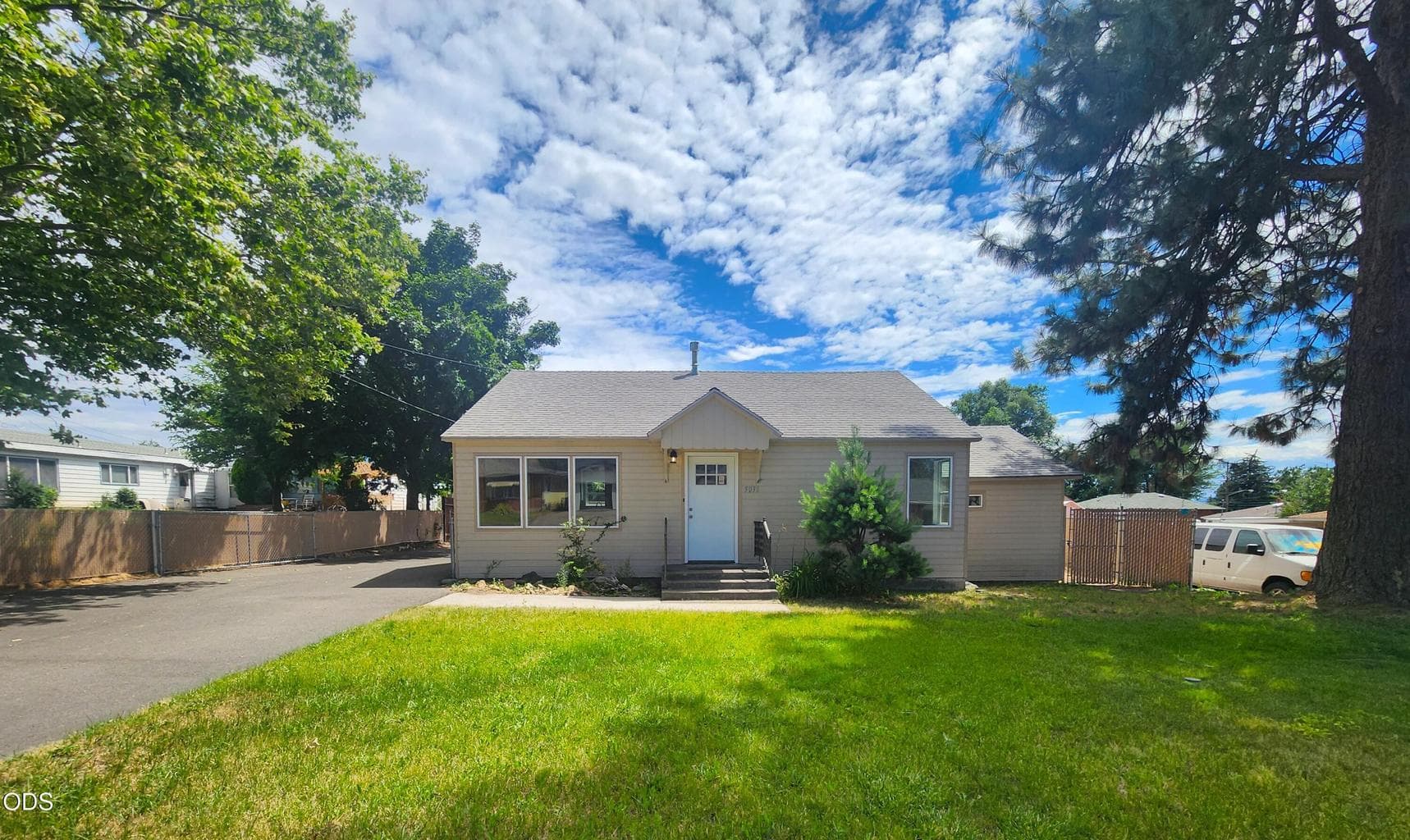 Photo of 5038 Shasta Way 1 of 31