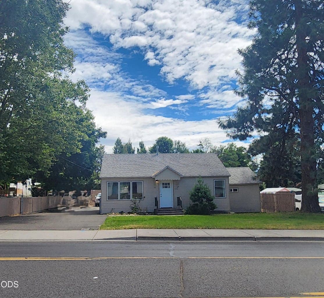 Photo of 5038 Shasta Way 4 of 31