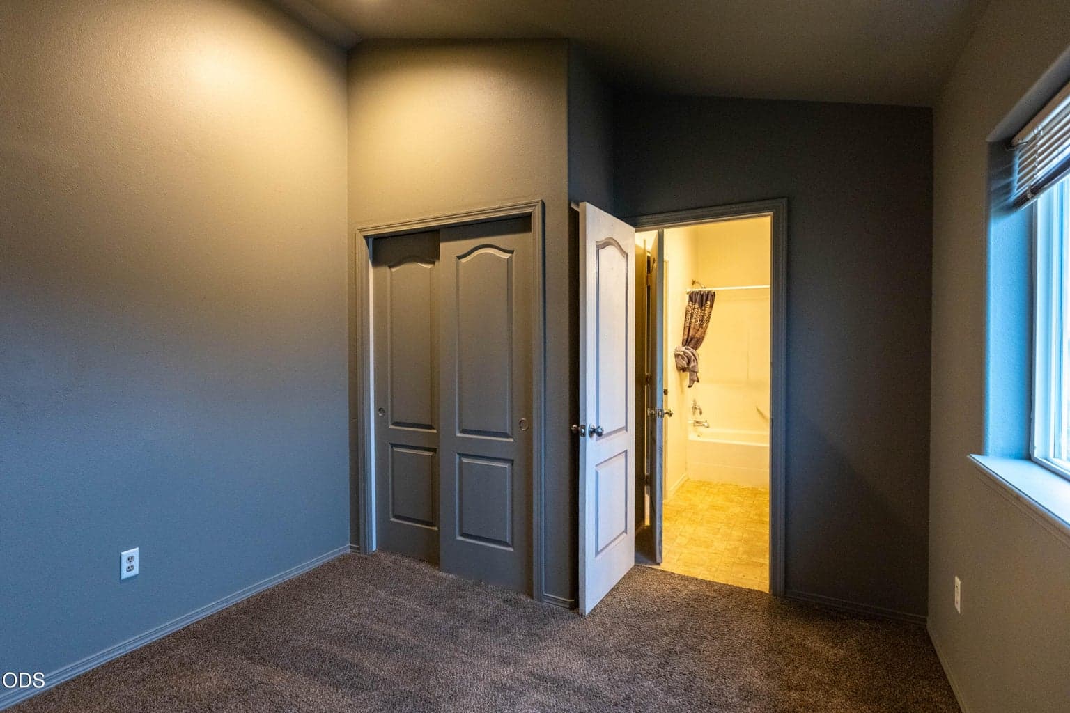 Photo of 374 NW 25th Street 30 of 41