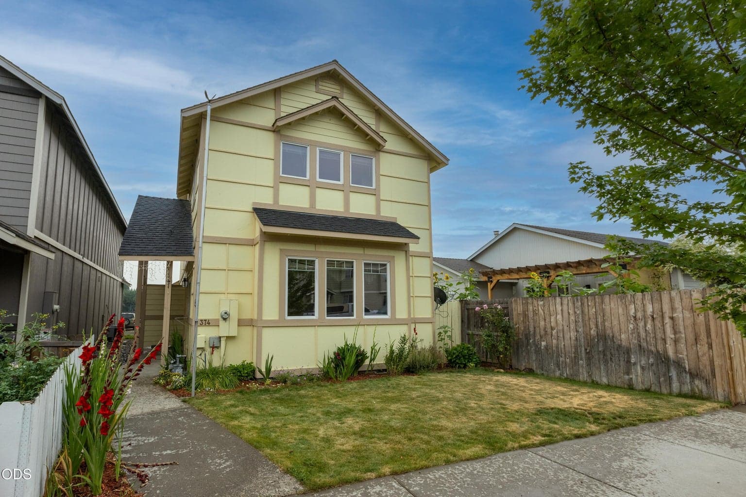 Photo of 374 25th Street 1 of 41
