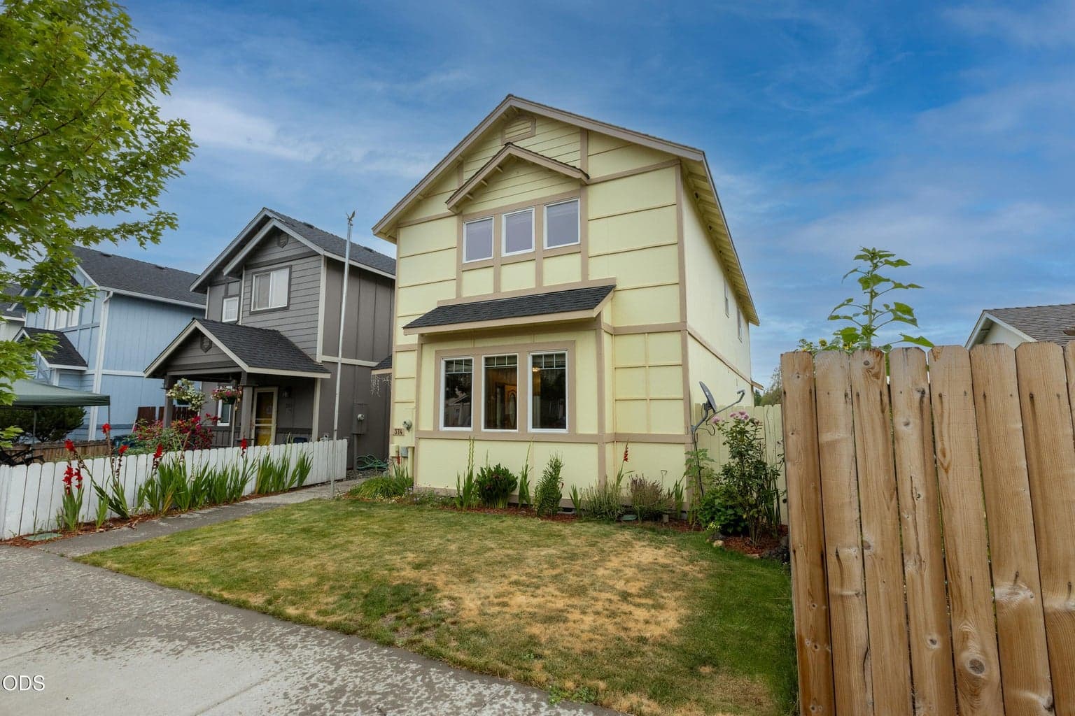 Photo of 374 25th Street 2 of 41