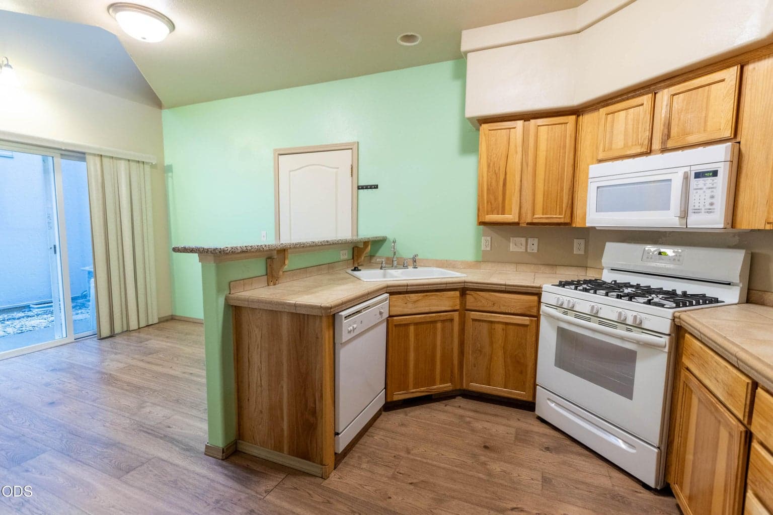 Photo of 374 NW 25th Street 17 of 41