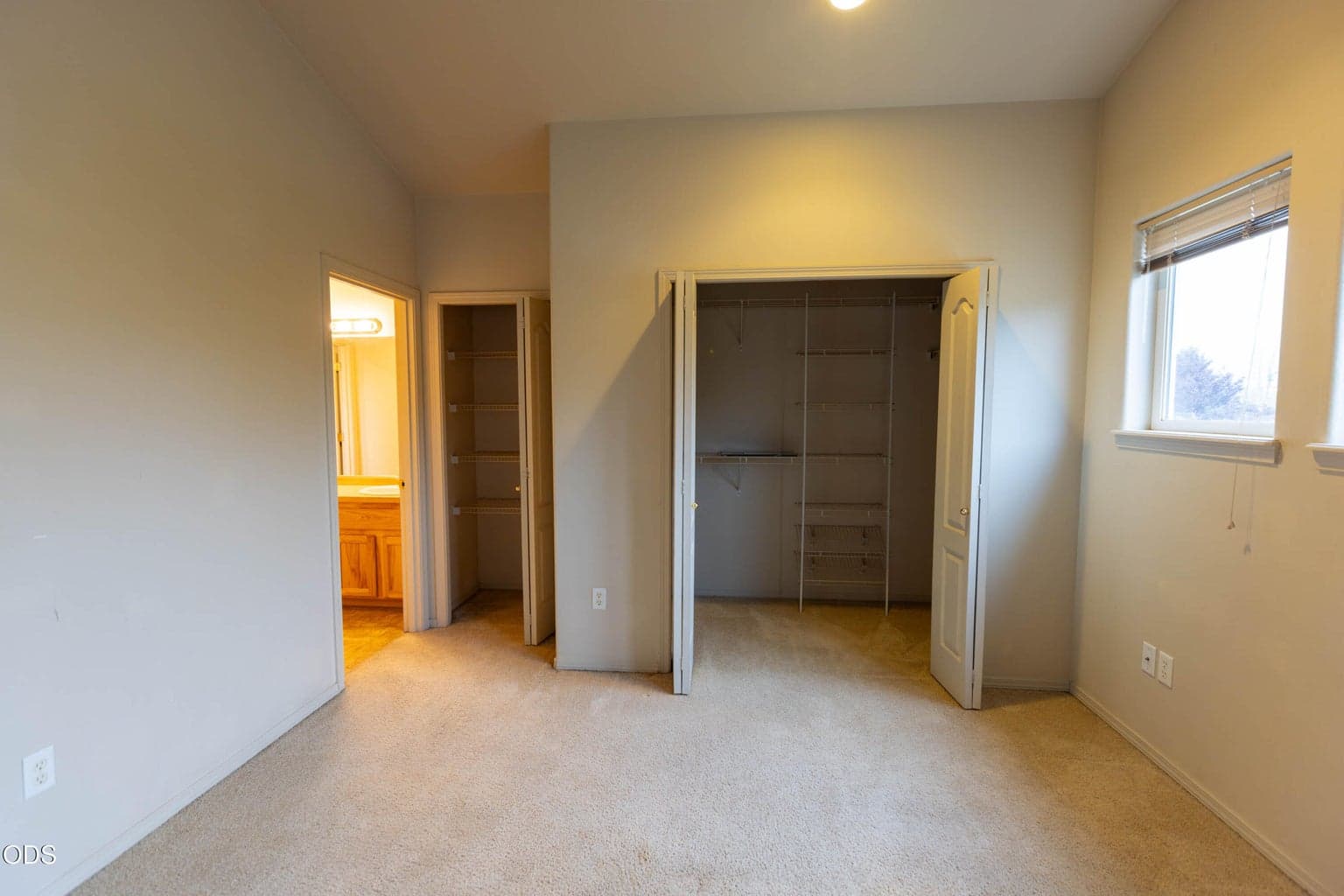 Photo of 374 NW 25th Street 24 of 41