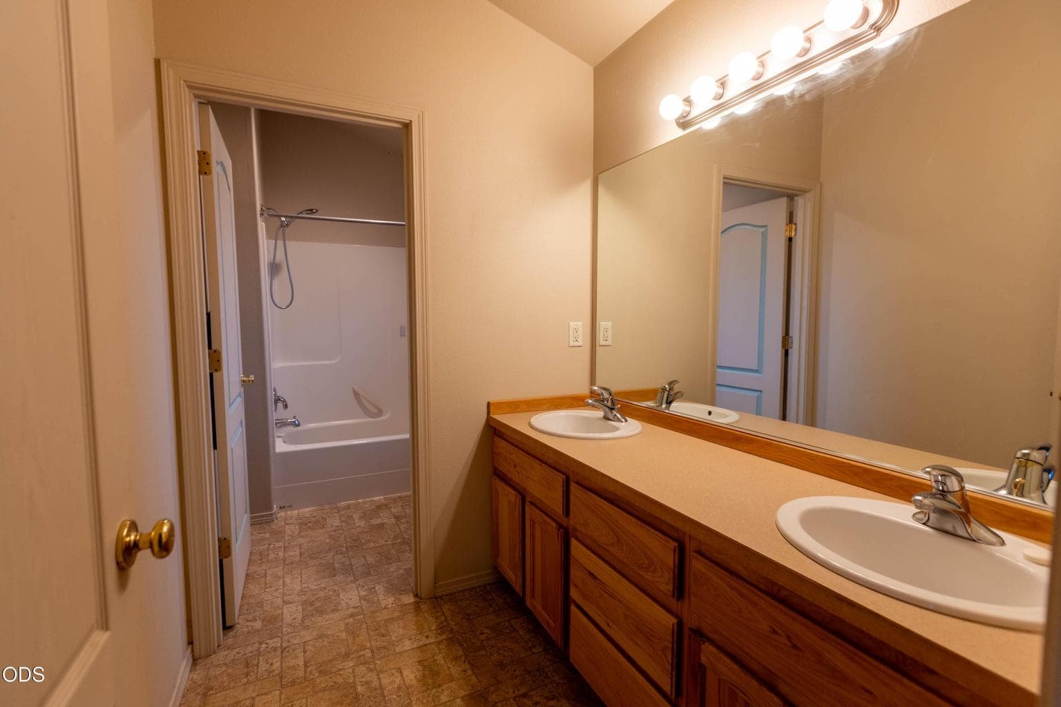Photo of 374 NW 25th Street 25 of 41