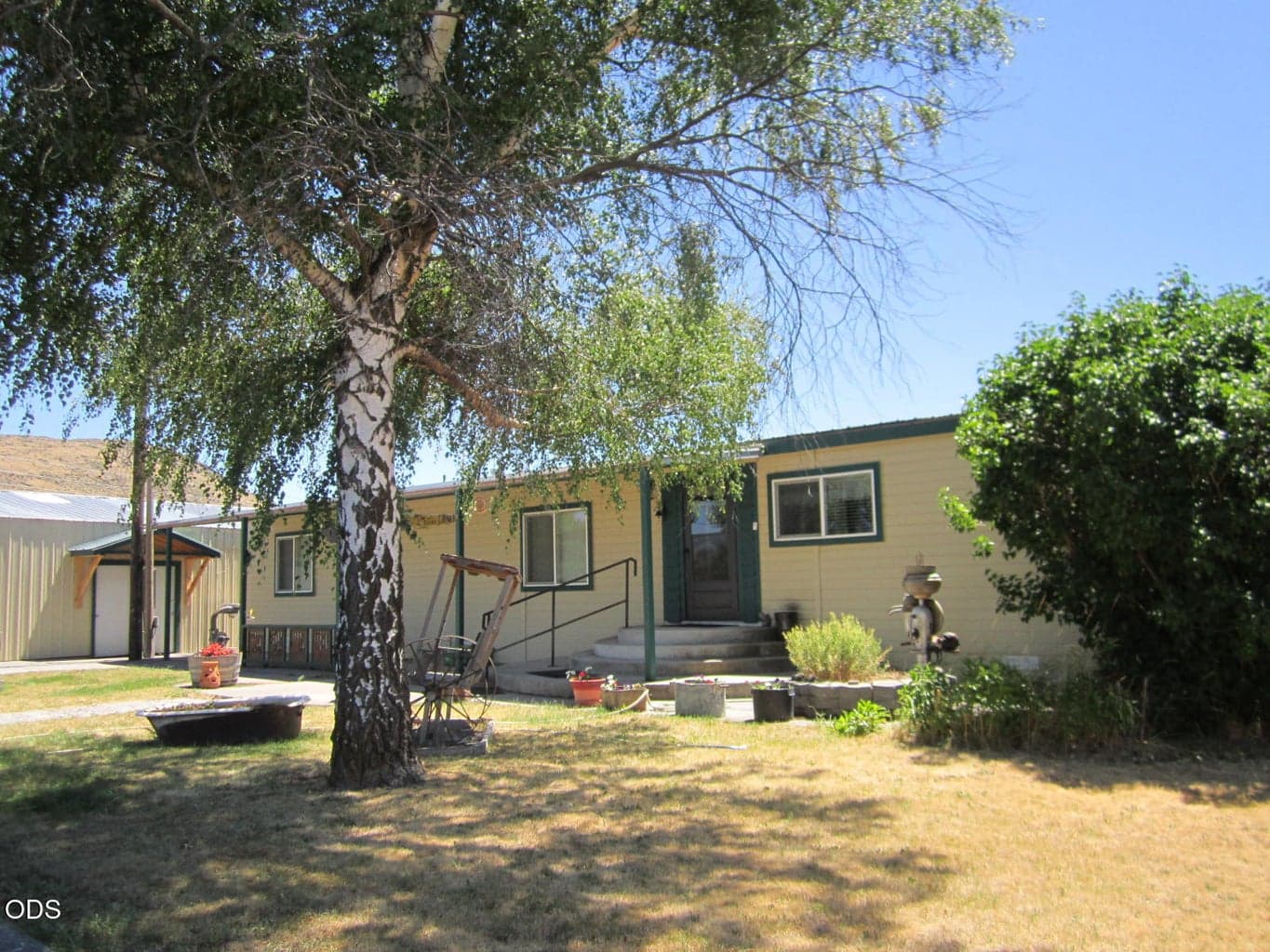 Photo of 760 Miller Island Road 2 of 57