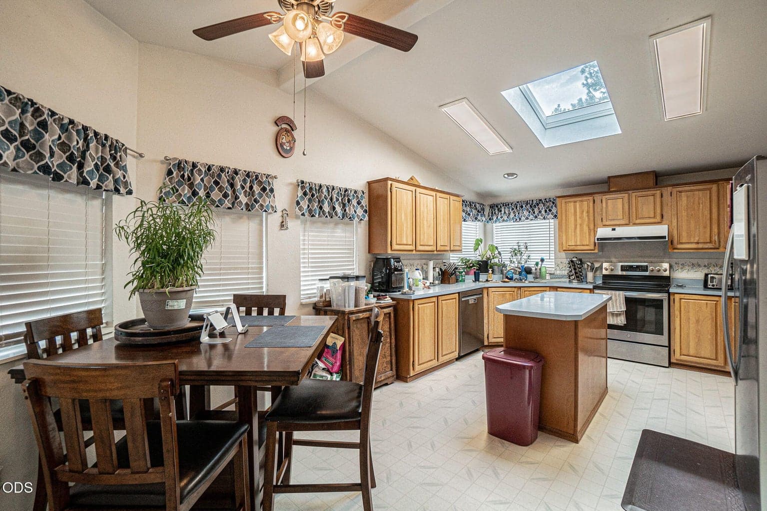 Photo of 5592 Foley Lane 4 of 26