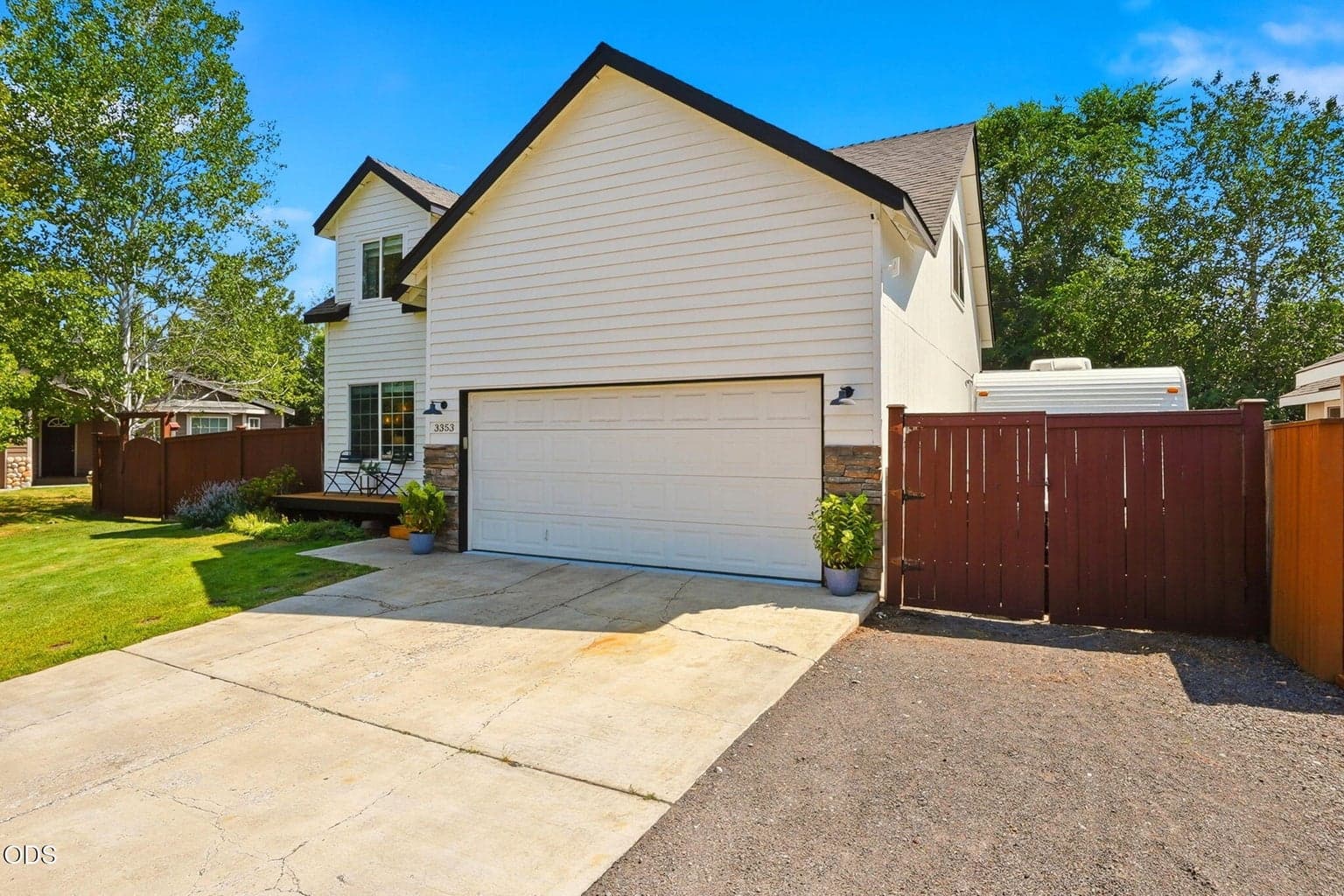 Photo of 3353 Collier Court 3 of 38