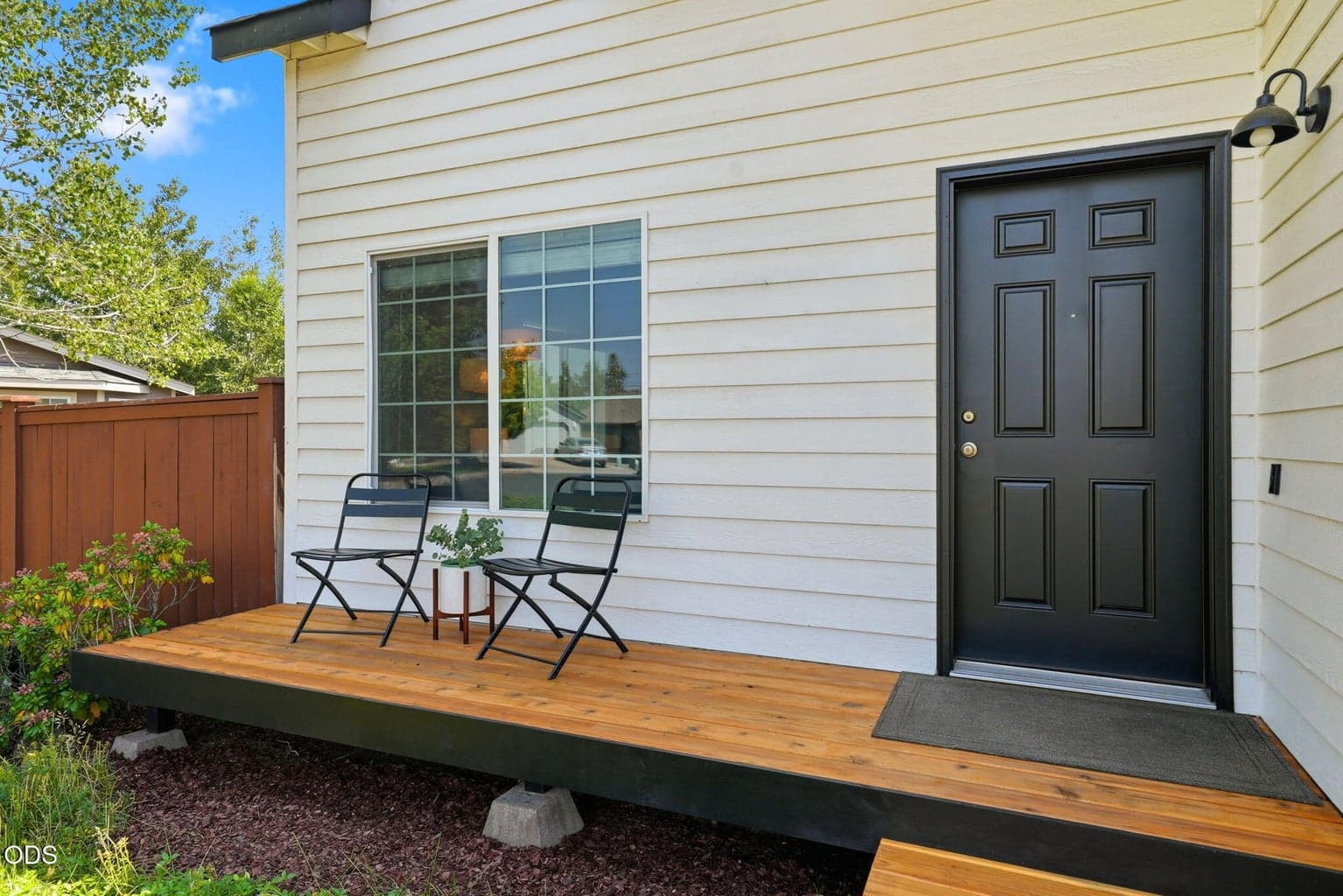Photo of 3353 Collier Court 5 of 38
