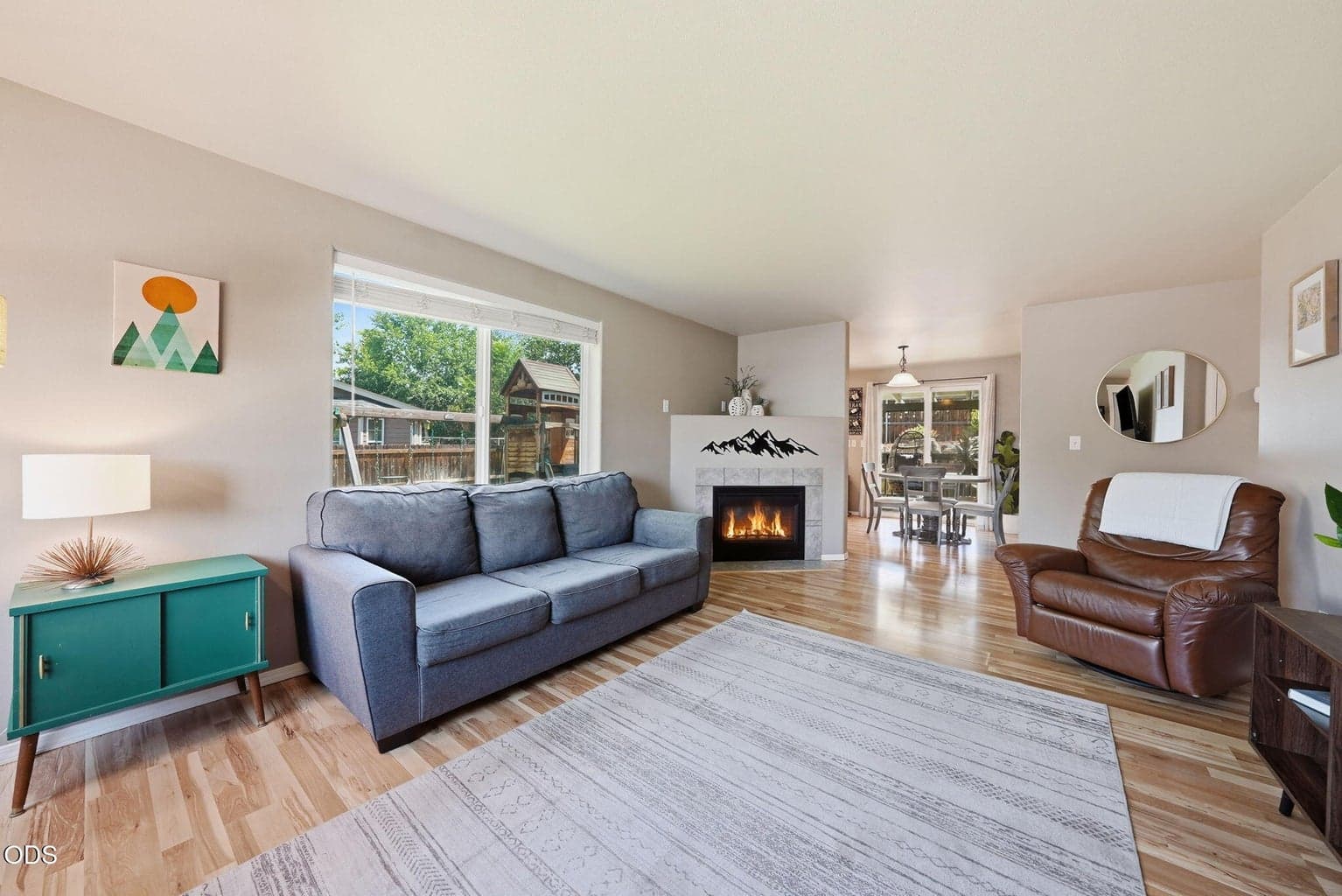 Photo of 3353 Collier Court 5 of 37
