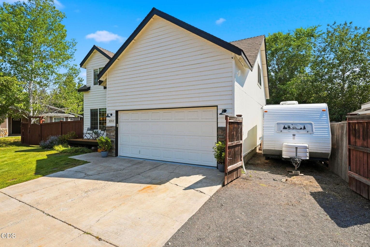 Photo of 3353 Collier Court 4 of 38
