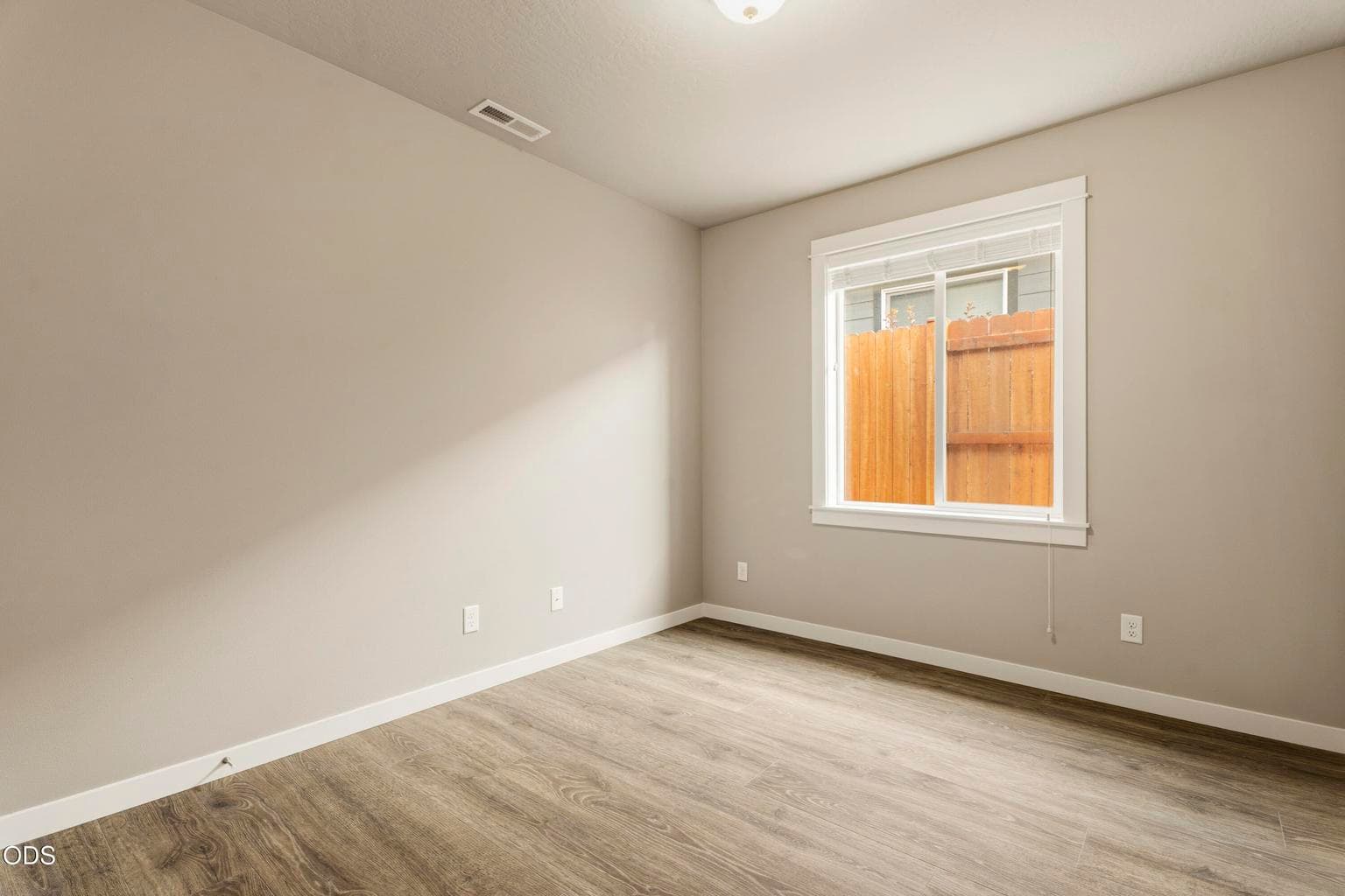 Bedroom 2 / office