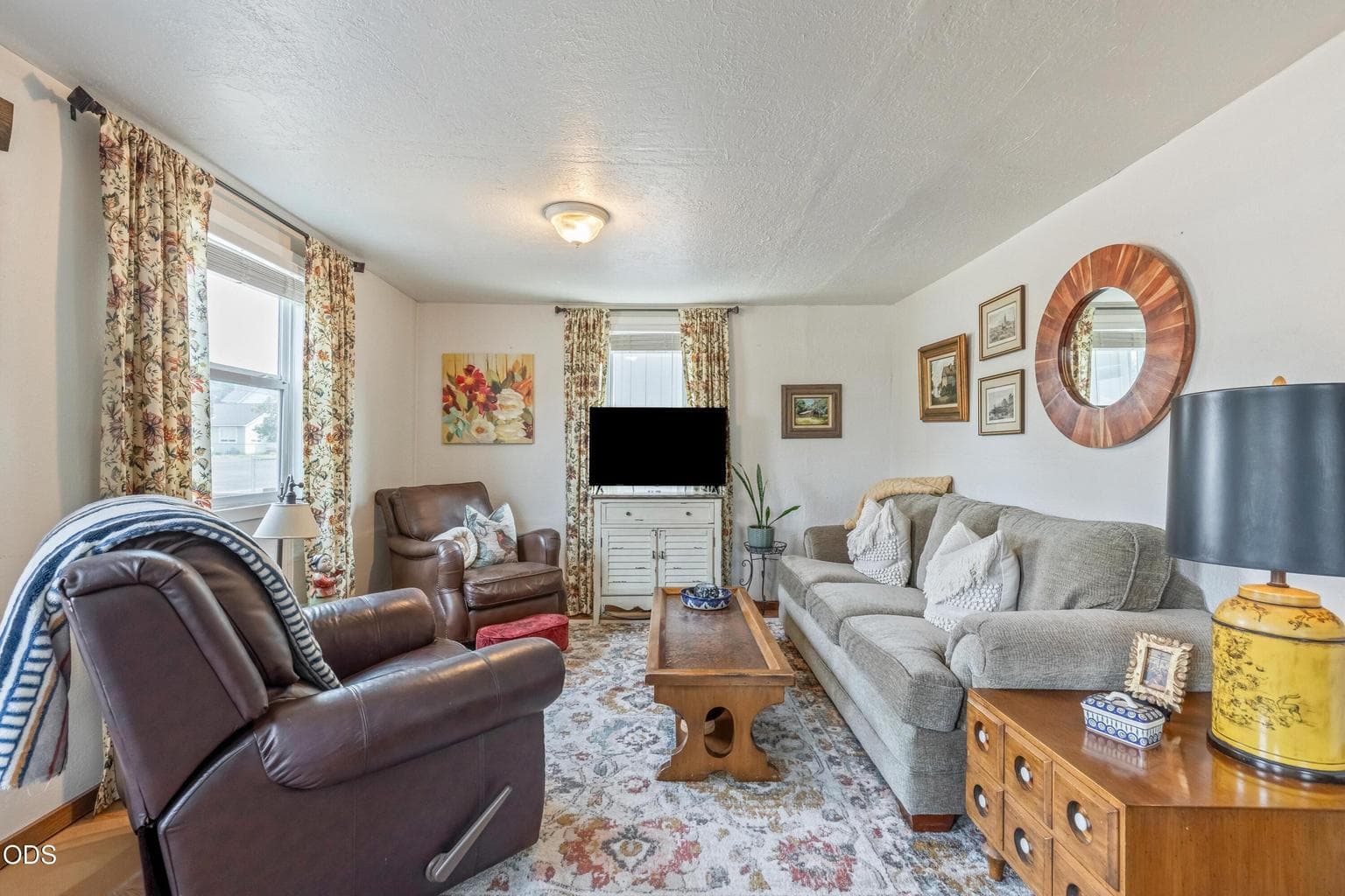 Photo of 845 Claypool Street 4 of 28